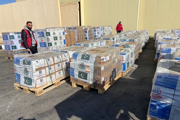 باكستان ترسل الشحنة السابعة من المساعدات الإنسانية إلى غزة عبر مطار العريش