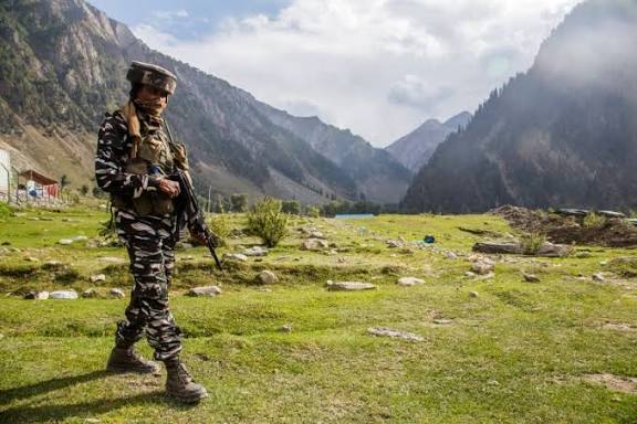 حملة قمع في جامو وكشمير: الهند تجرم استخدام الشبكات الافتراضية