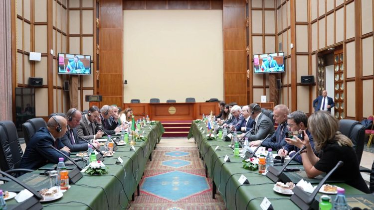 شهد مقر المجلس الشعبي الوطني، لقاءً برلمانيًا جزائريًا–روسيًا جمع أعضاء مجموعة الصداقة «الجزائر–روسيا» بنظرائهم من مجلس الدوما