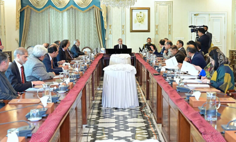 رئيس الوزراء الباكستاني يؤكد إصلاحات شاملة لمواءمة الخدمة المدنية دولياً