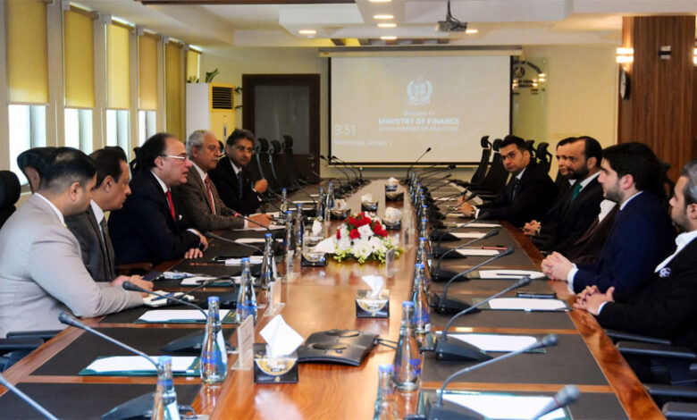 وزير المالية الباكستاني يؤكد الانفتاح على التقنيات المالية الحديثة بشراكات دولية موثوقة