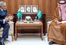 باكستان والسعودية تؤكدان تعزيز الشراكة الاستراتيجية خلال اجتماع جدة