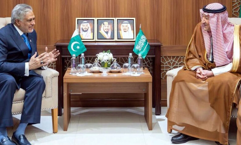 باكستان والسعودية تؤكدان تعزيز الشراكة الاستراتيجية خلال اجتماع جدة