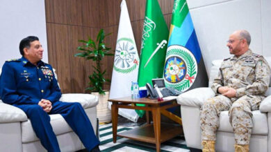 القائد السعودي يشيد بدور باكستان في تعزيز السلام الإقليمي