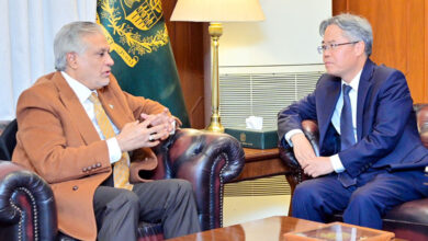 نائب رئيس الوزراء الباكستاني يؤكد تعزيز التعاون الثنائي مع الصين