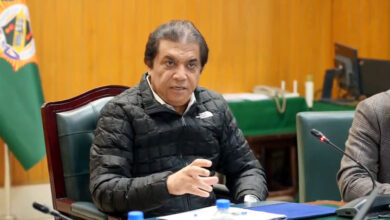 حنيف عباسي يوجه بزيادة إيرادات سكك حديد باكستان