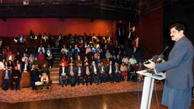 رئيس وزراء إقليم السند يدعو إلى سياسات مستدامة لتنظيم الأسرة