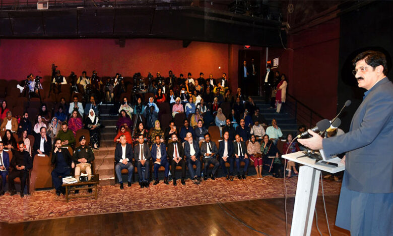 رئيس وزراء إقليم السند يدعو إلى سياسات مستدامة لتنظيم الأسرة