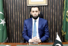 وزير الإعلام يعزي في وفاة زوجة الرئيس السابق للنادي الصحفي الوطني