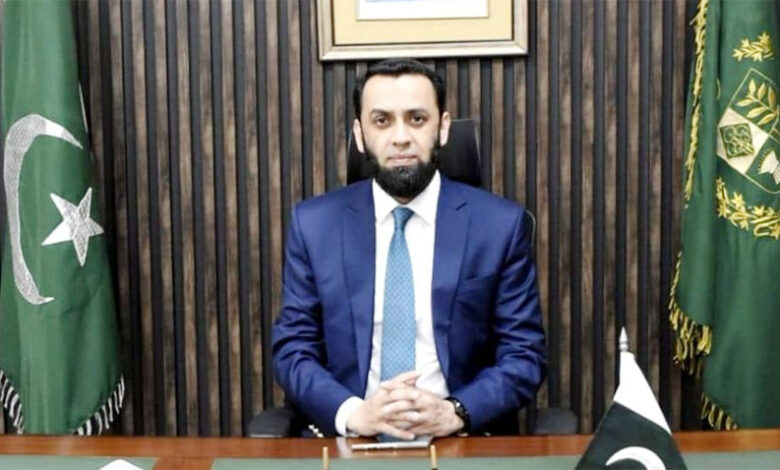 وزير الإعلام يعزي في وفاة زوجة الرئيس السابق للنادي الصحفي الوطني