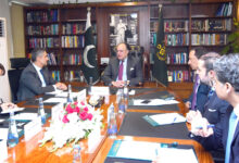 وزير المالية الباكستاني يبحث مع شركة فيزا تعزيز التحول الرقمي ودعم نظام المدفوعات