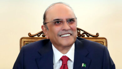 زرداري يشكر قادة العالم على دعمهم لباكستان ويدعو لتكاتف دولي ضد الإرهاب