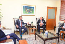 أورنجزيب يستعرض الأعمال الجارية والمشاورات المتعلقة بالمسائل ذات الصلة بشبكة الاتصالات الوطنية